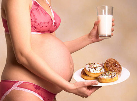 Maternal “junk food” Eating may Set Baby’s Food Preferences